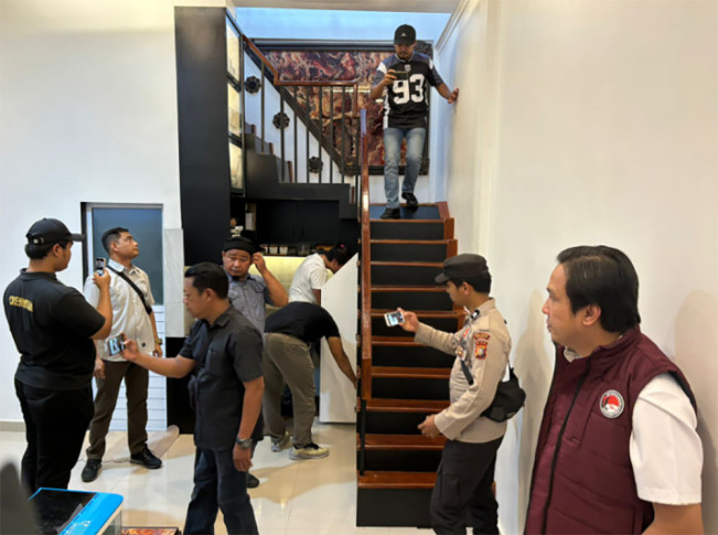 Kampung Dalam Dumai Diserbu Polisi, Rumah Bandar Narkoba Disegel
